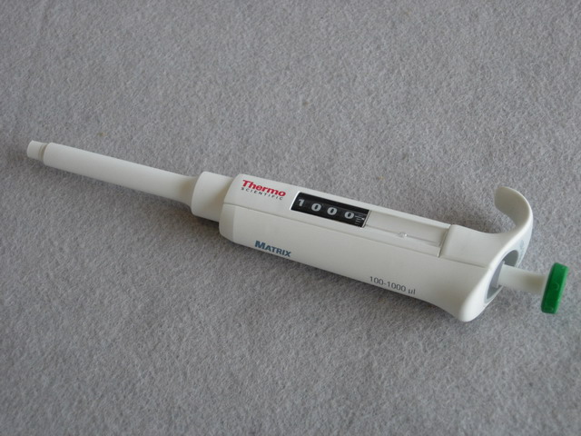 Single Channel Manual Pipette, 100-1000 l.